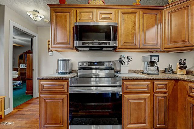 2921 Barnes Drive, Sevierville, TN 37862
