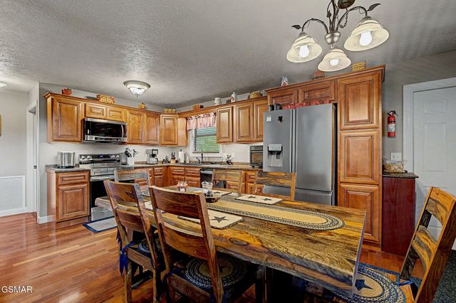 2921 Barnes Drive, Sevierville, TN 37862