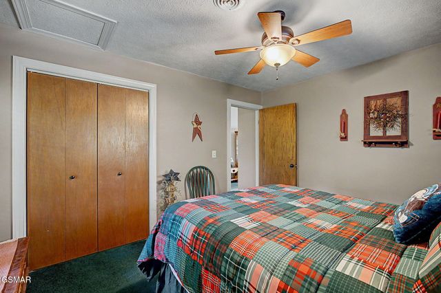 2921 Barnes Drive, Sevierville, TN 37862