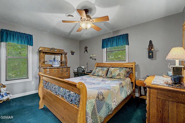 2921 Barnes Drive, Sevierville, TN 37862