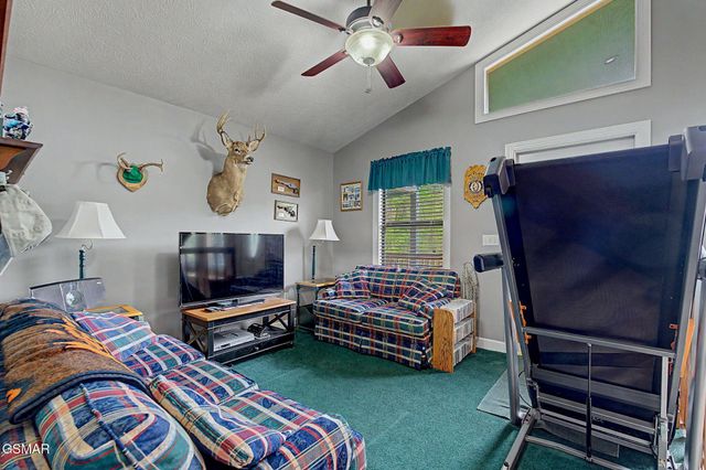 2921 Barnes Drive, Sevierville, TN 37862