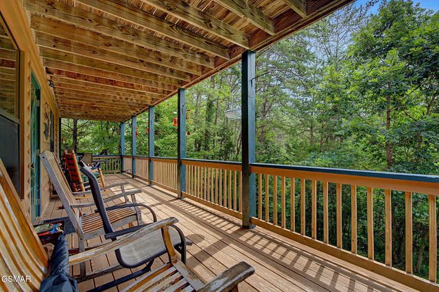 2921 Barnes Drive, Sevierville, TN 37862