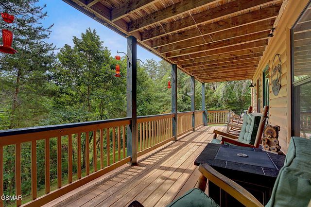 2921 Barnes Drive, Sevierville, TN 37862