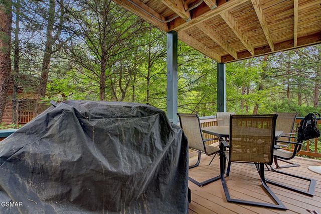 2921 Barnes Drive, Sevierville, TN 37862