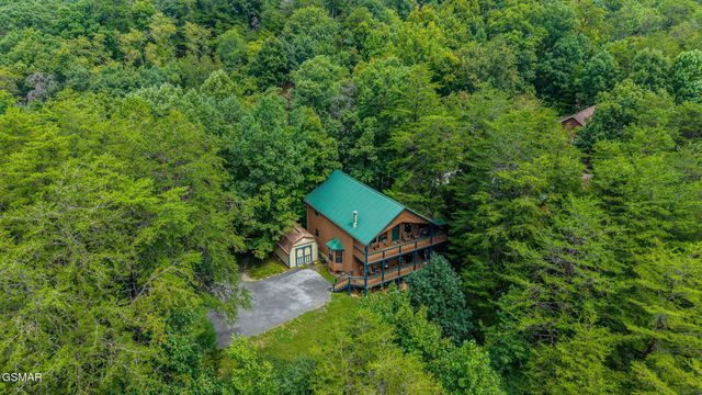 2921 Barnes Drive, Sevierville, TN 37862