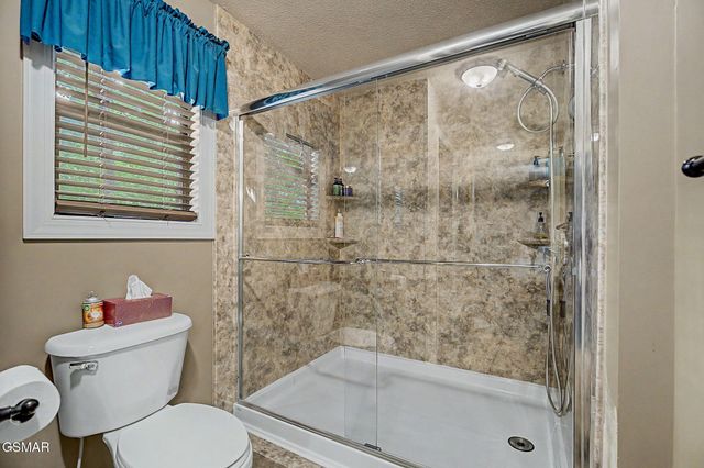 2921 Barnes Drive, Sevierville, TN 37862