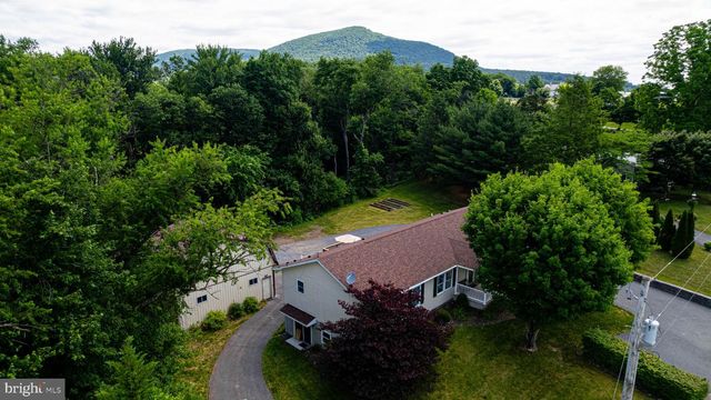 12345 LINCOLN WAY W, Fort Loudon, PA 17224