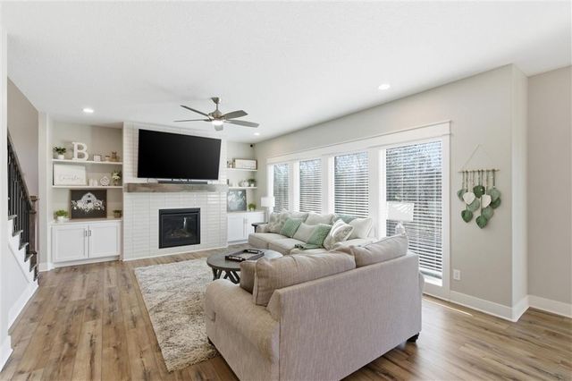 308 E Oak Street, Lone Jack, MO 64070