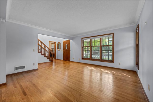 9956 Antrim Road, Woodbury, MN 55125