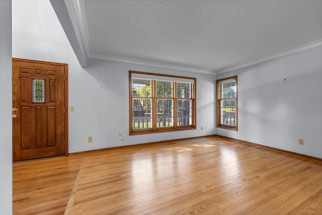 9956 Antrim Road, Woodbury, MN 55125