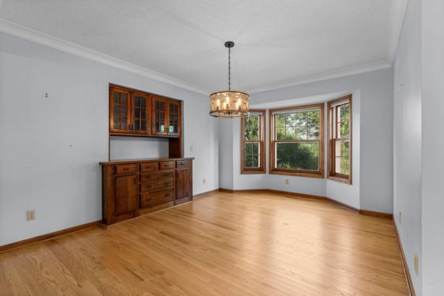 9956 Antrim Road, Woodbury, MN 55125