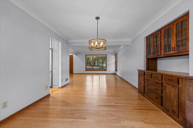 9956 Antrim Road, Woodbury, MN 55125