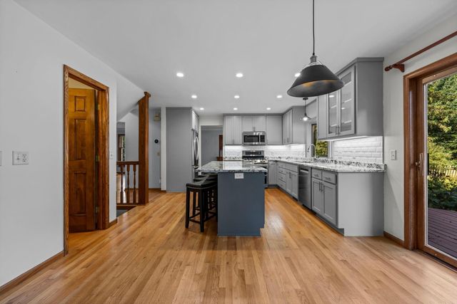 9956 Antrim Road, Woodbury, MN 55125