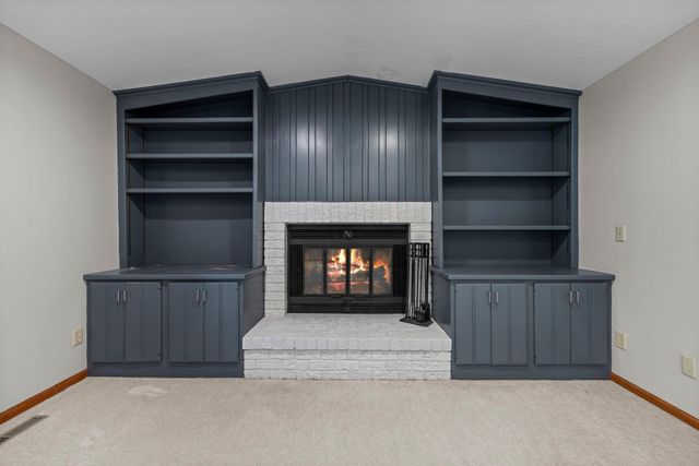 9956 Antrim Road, Woodbury, MN 55125