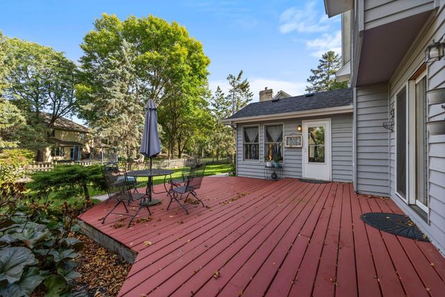 9956 Antrim Road, Woodbury, MN 55125