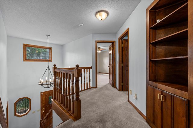 9956 Antrim Road, Woodbury, MN 55125