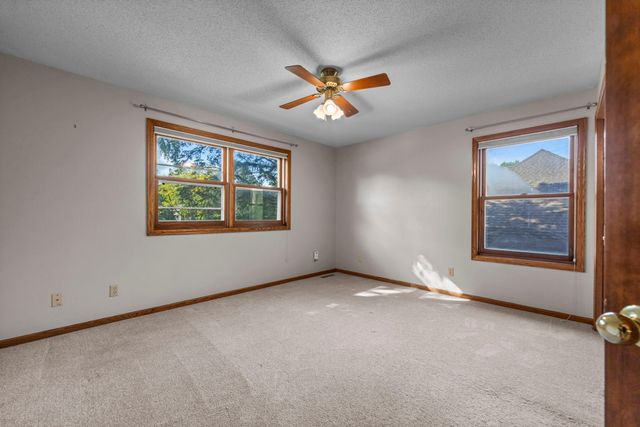 9956 Antrim Road, Woodbury, MN 55125