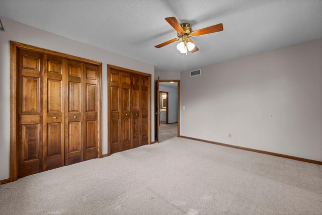 9956 Antrim Road, Woodbury, MN 55125