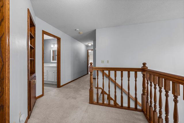 9956 Antrim Road, Woodbury, MN 55125