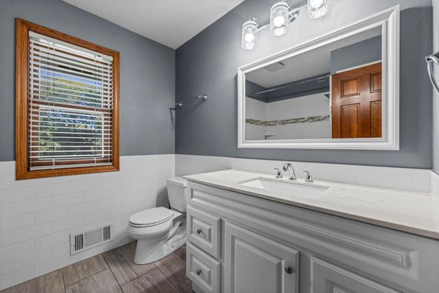 9956 Antrim Road, Woodbury, MN 55125