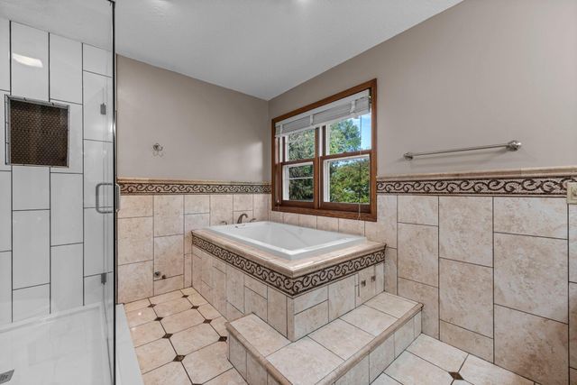 9956 Antrim Road, Woodbury, MN 55125