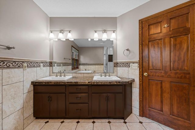 9956 Antrim Road, Woodbury, MN 55125