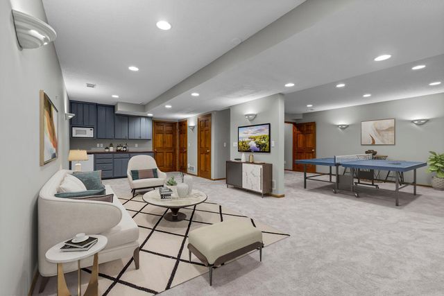 9956 Antrim Road, Woodbury, MN 55125