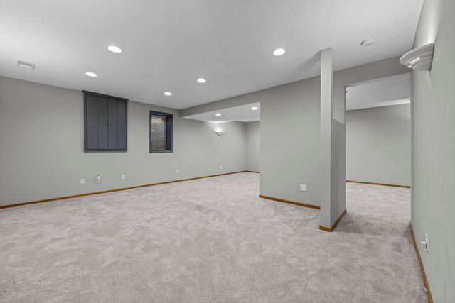 9956 Antrim Road, Woodbury, MN 55125