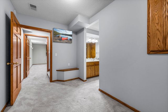 9956 Antrim Road, Woodbury, MN 55125