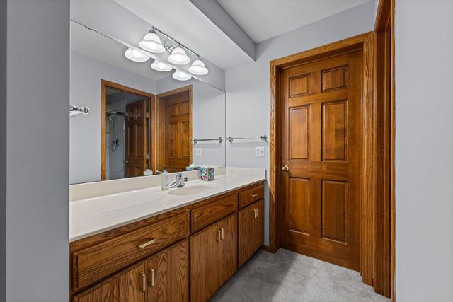 9956 Antrim Road, Woodbury, MN 55125