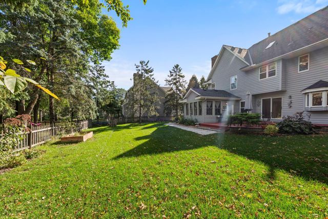 9956 Antrim Road, Woodbury, MN 55125