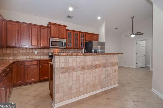 235 Villa Park Circle, Stone Mountain, GA 30087
