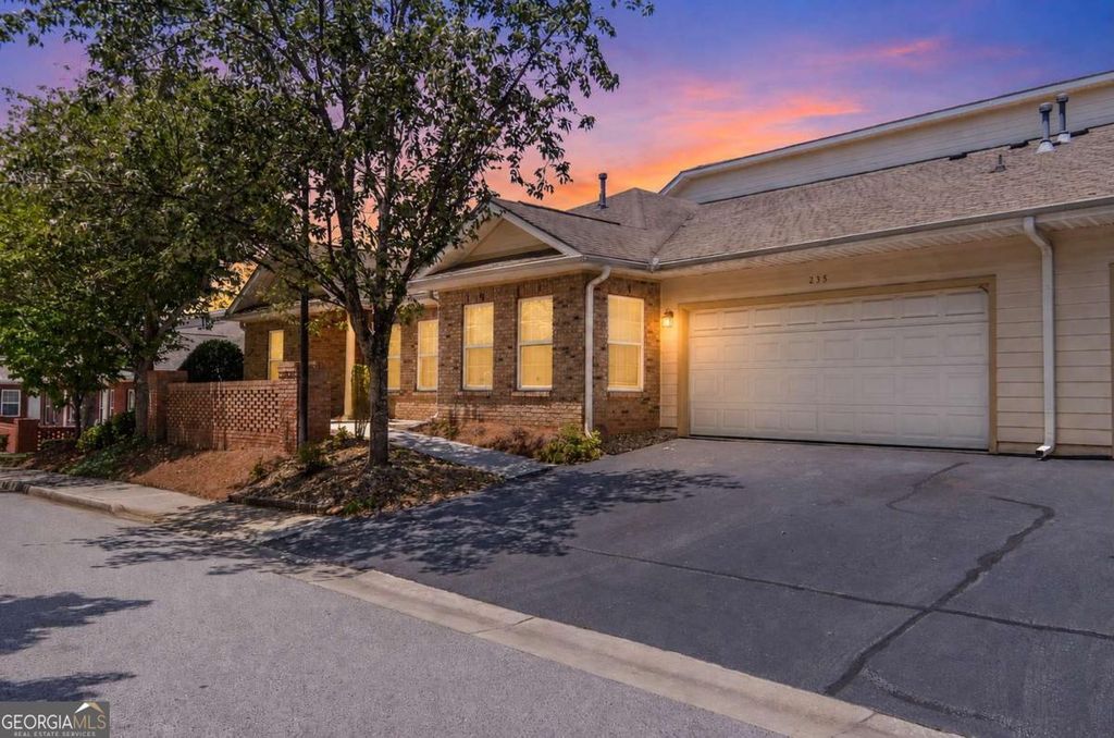 235 Villa Park Circle, Stone Mountain, GA 30087