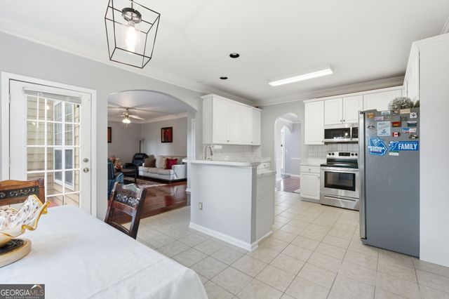 6870 Harbor Town Way, Stone Mountain, GA 30087