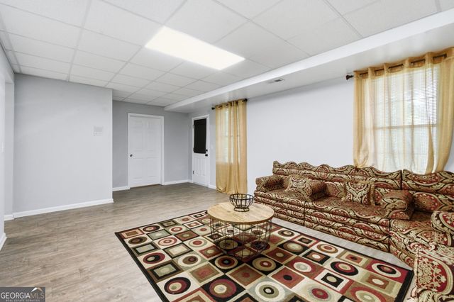 6870 Harbor Town Way, Stone Mountain, GA 30087