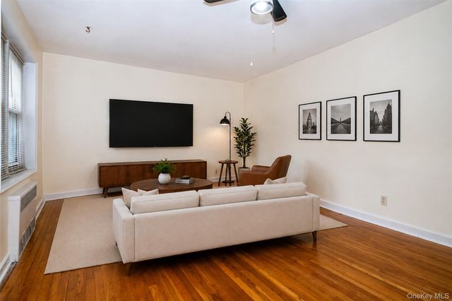 70 Locust B405, New Rochelle, NY 10801