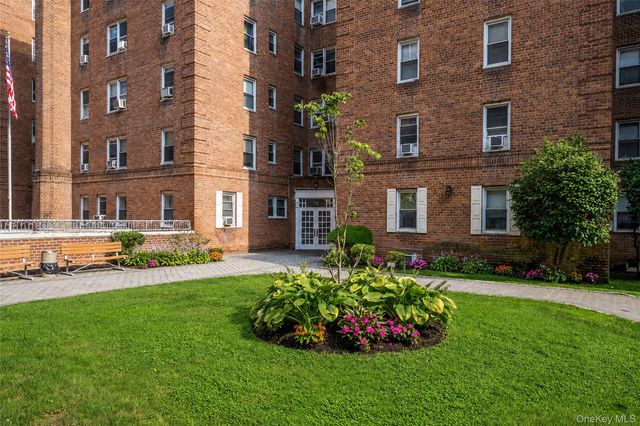 70 Locust B405, New Rochelle, NY 10801