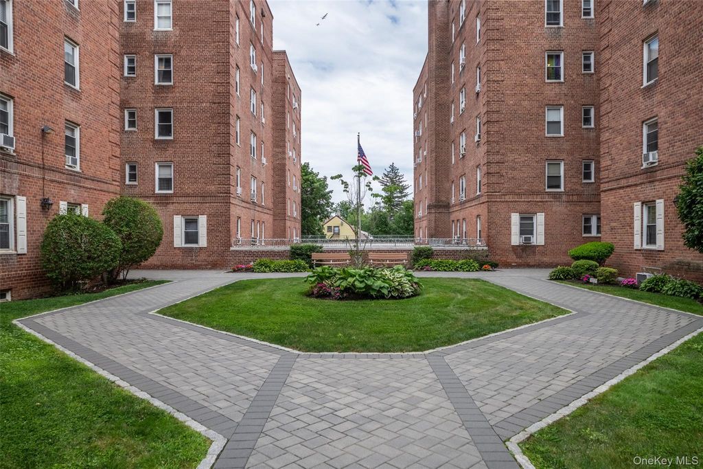 70 Locust B405, New Rochelle, NY 10801 — photo 2