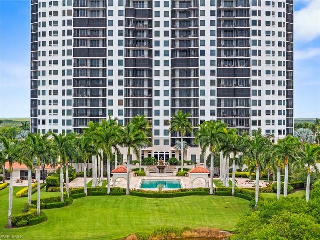 1060 Borghese LN 403, Naples, FL 34114