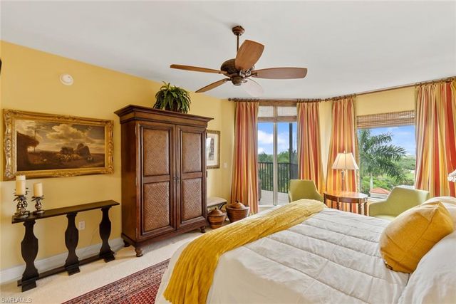 1060 Borghese LN 403, Naples, FL 34114