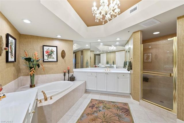 1060 Borghese LN 403, Naples, FL 34114