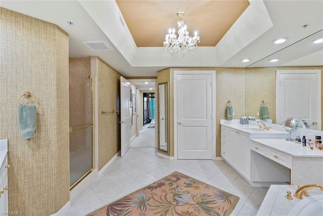 1060 Borghese LN 403, Naples, FL 34114