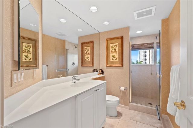 1060 Borghese LN 403, Naples, FL 34114