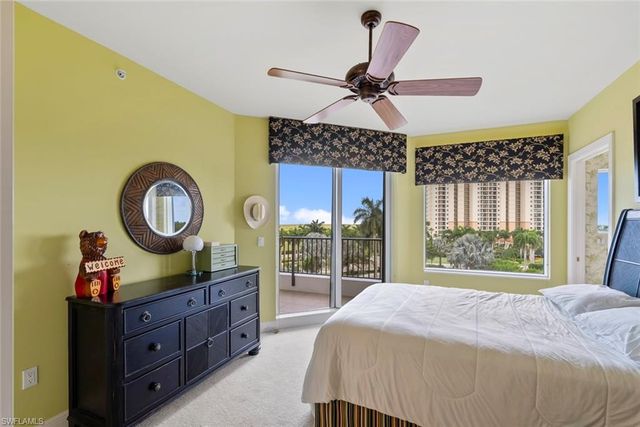1060 Borghese LN 403, Naples, FL 34114