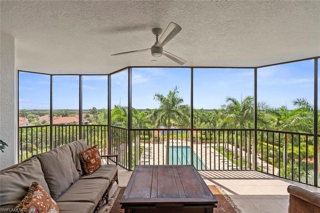 1060 Borghese LN 403, Naples, FL 34114