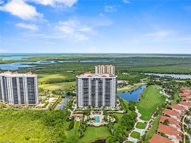 1060 Borghese LN 403, Naples, FL 34114
