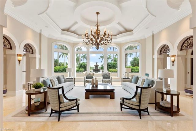 1060 Borghese LN 403, Naples, FL 34114
