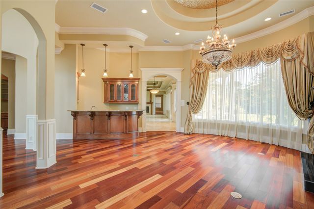 101 Rosewood Street, Lake Jackson, TX 77566