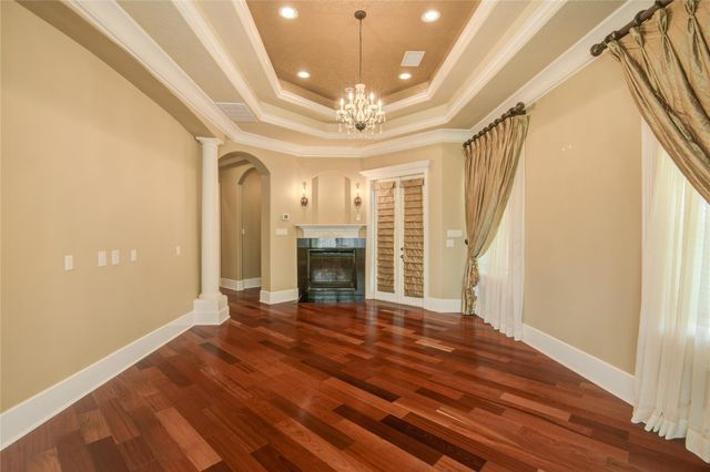 101 Rosewood Street, Lake Jackson, TX 77566