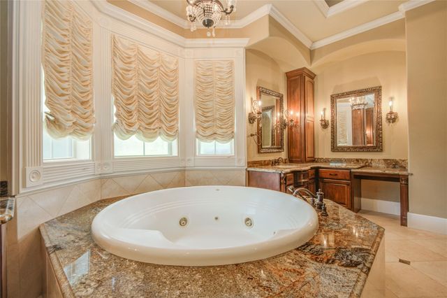 101 Rosewood Street, Lake Jackson, TX 77566
